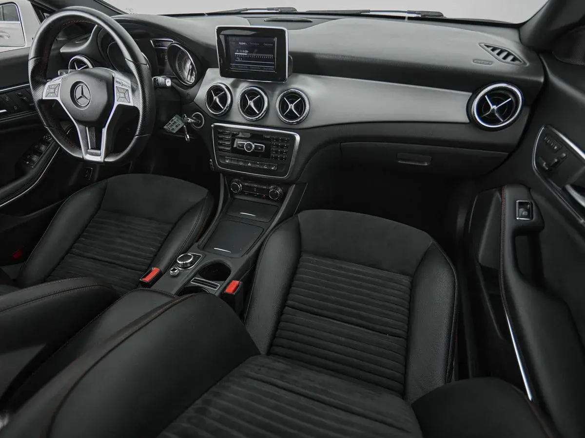 Mercedes benz CLA