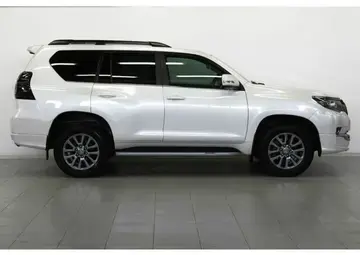 Toyota Land Cruiser Prado Вид 3