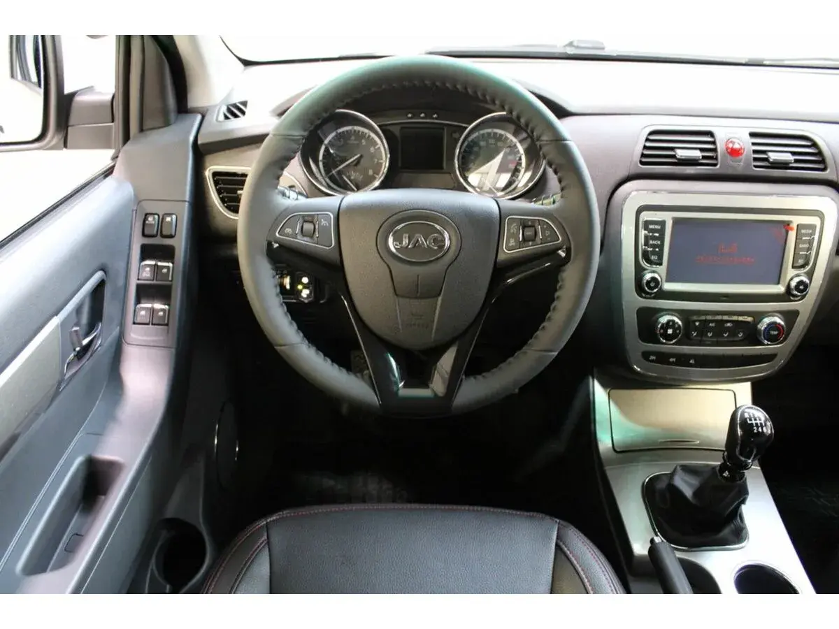 Jac T6
