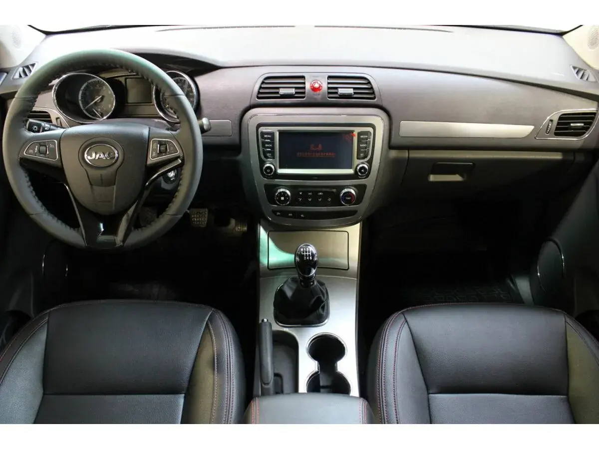 Jac T6