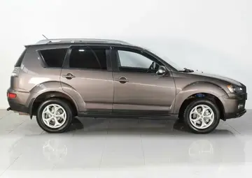 Mitsubishi Outlander Вид 4
