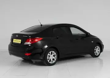 Hyundai Solaris Вид 4