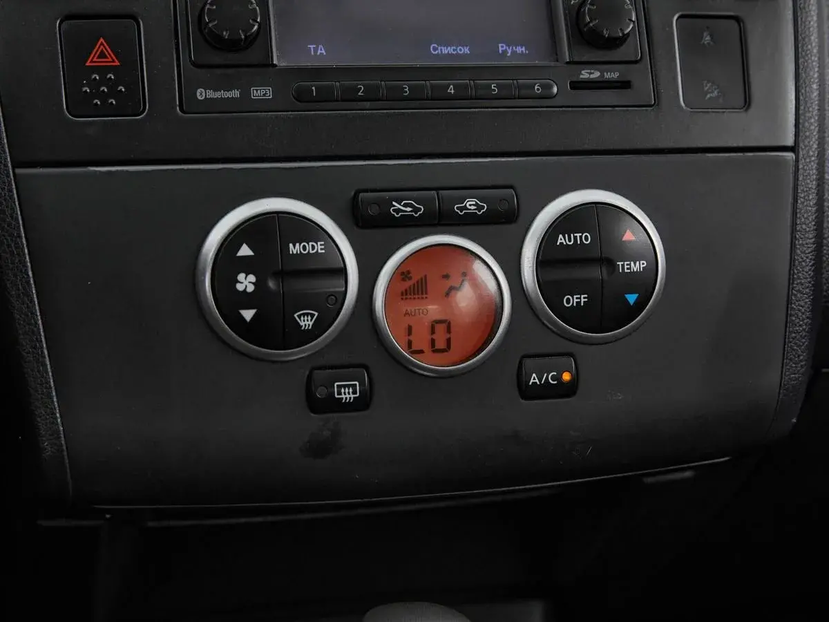 Nissan Tiida