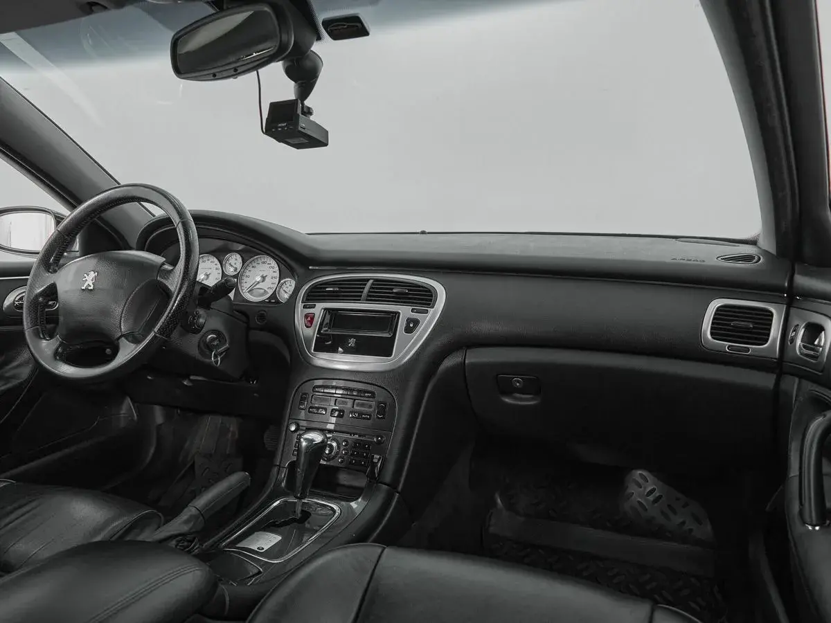 Peugeot 607