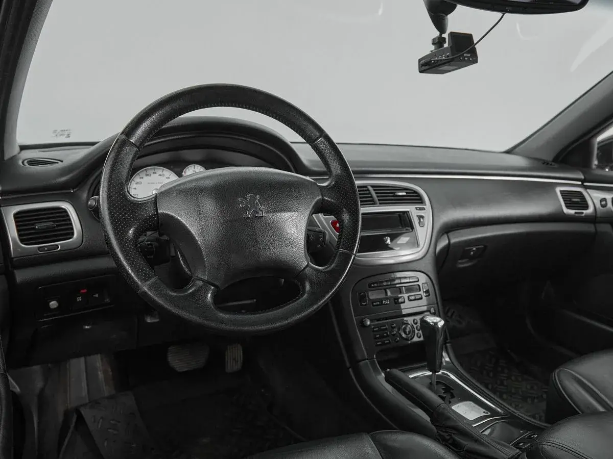 Peugeot 607