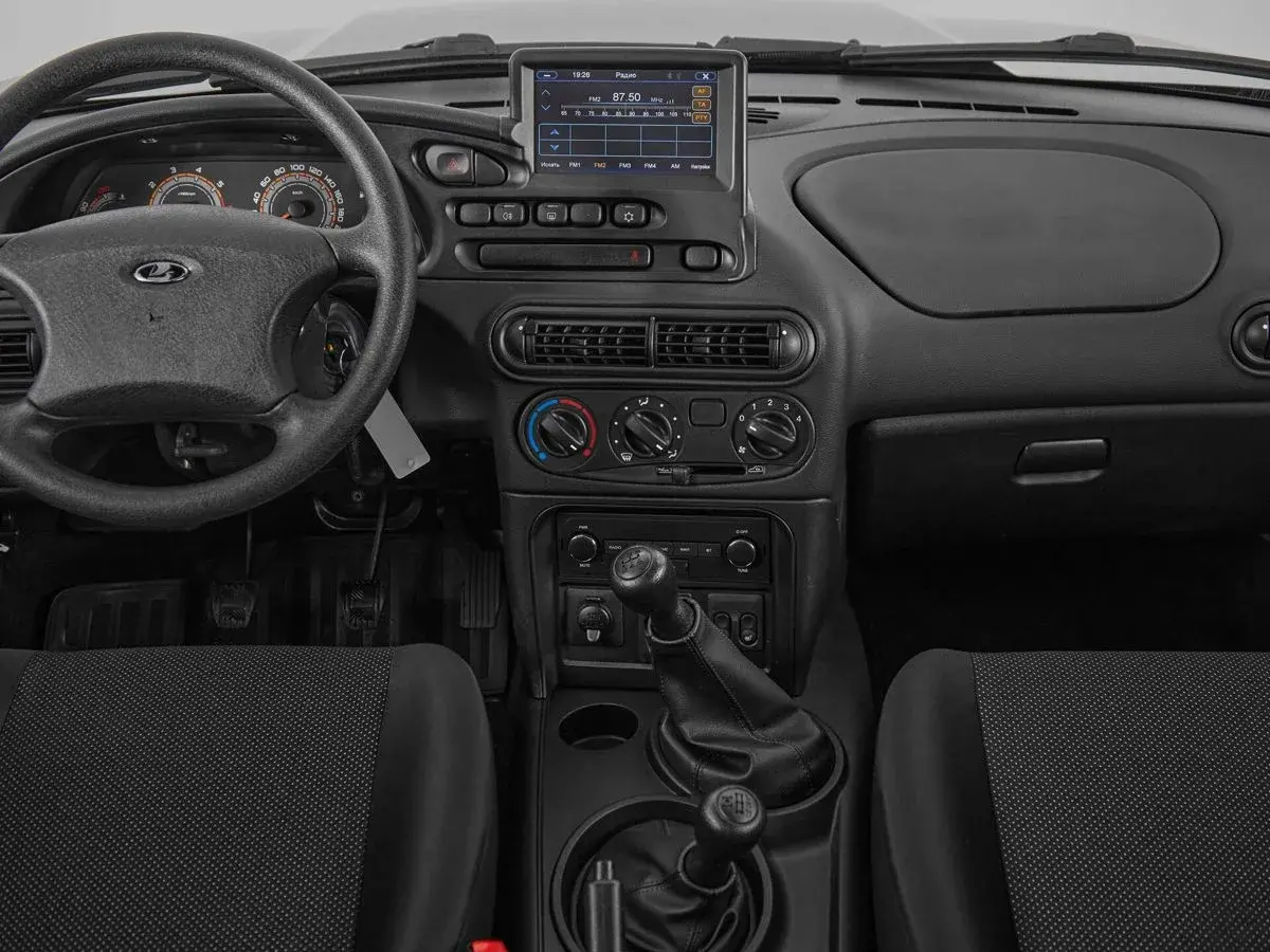 Lada Niva Travel