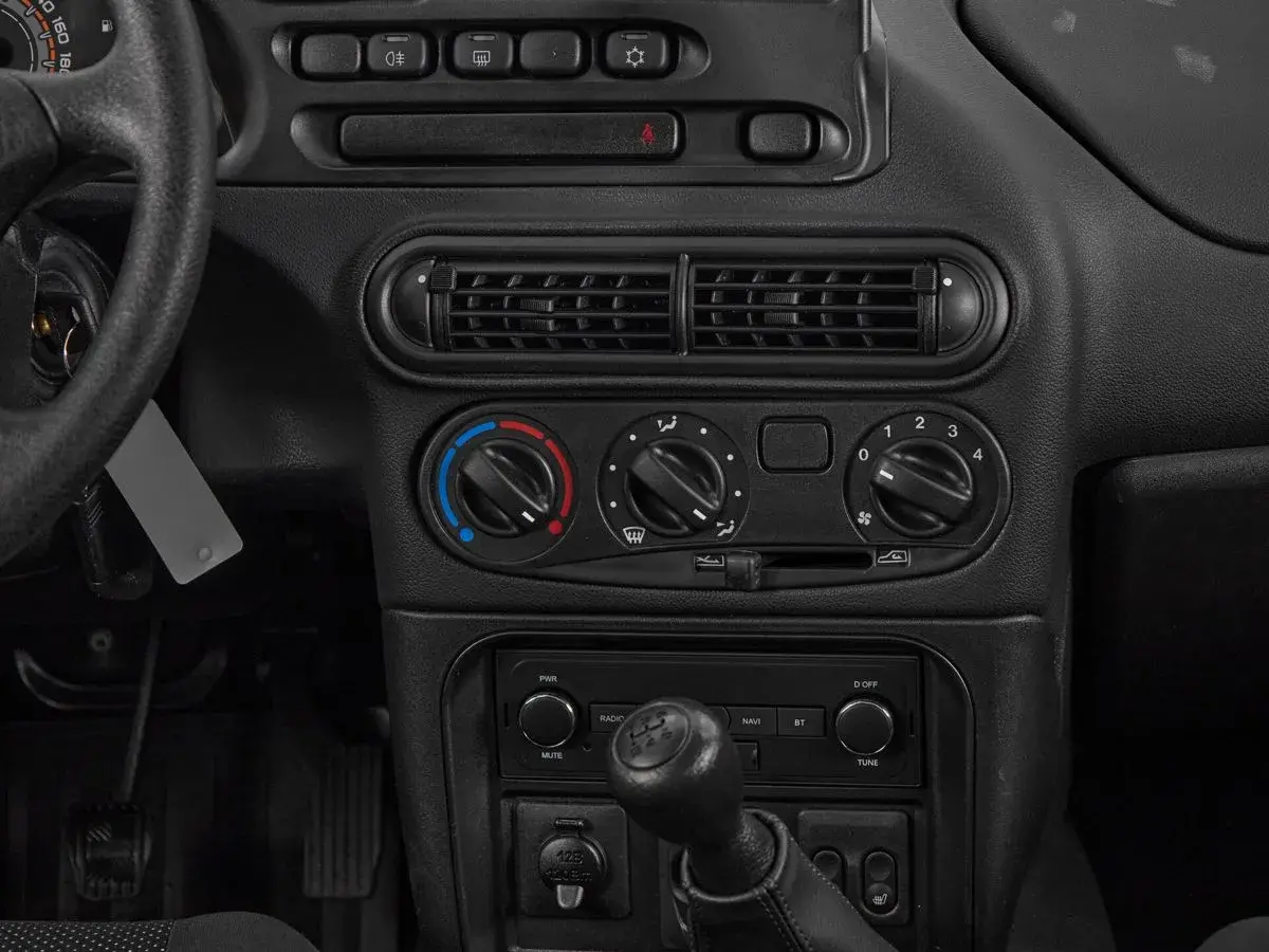 Lada Niva Travel