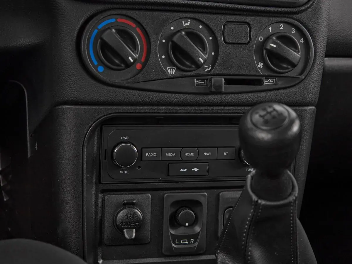 Lada Niva Travel