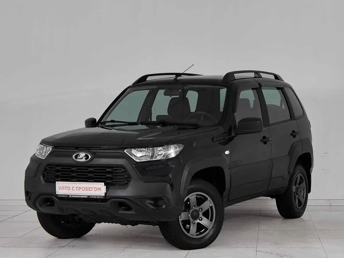 Lada Niva Travel