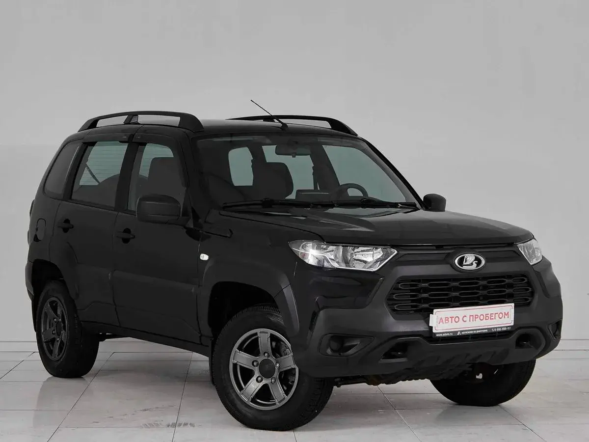 Lada Niva Travel