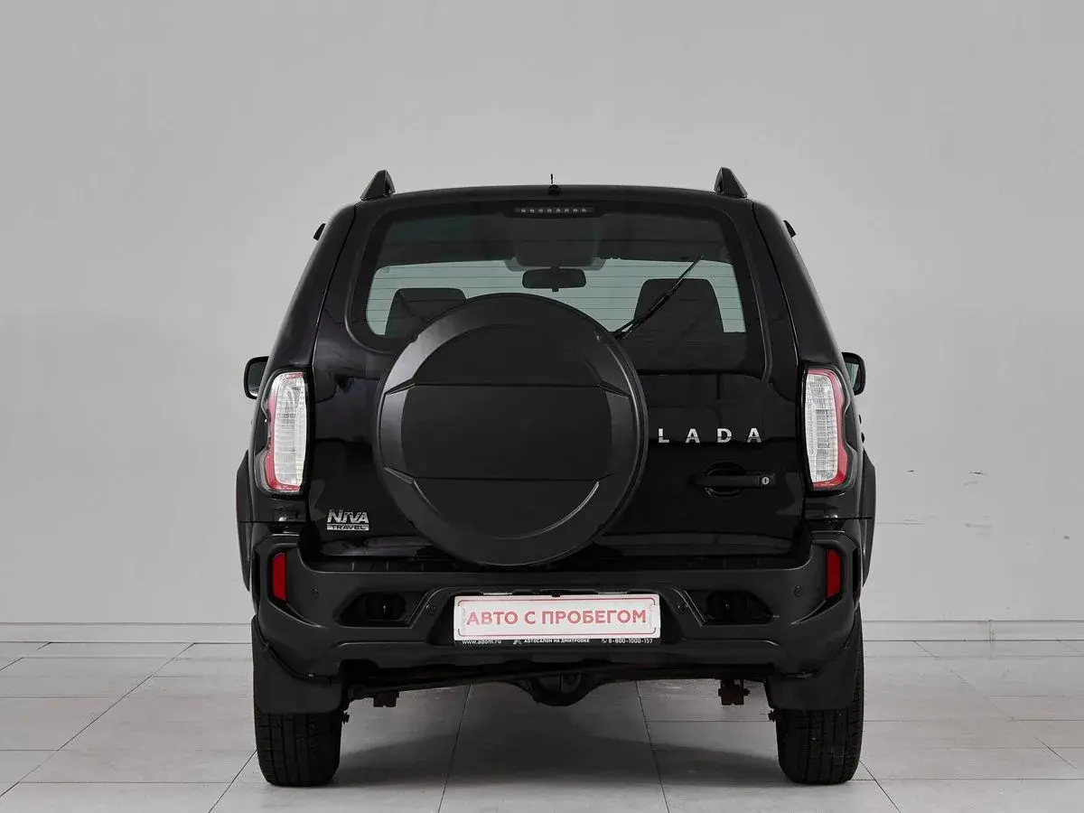 Lada Niva Travel