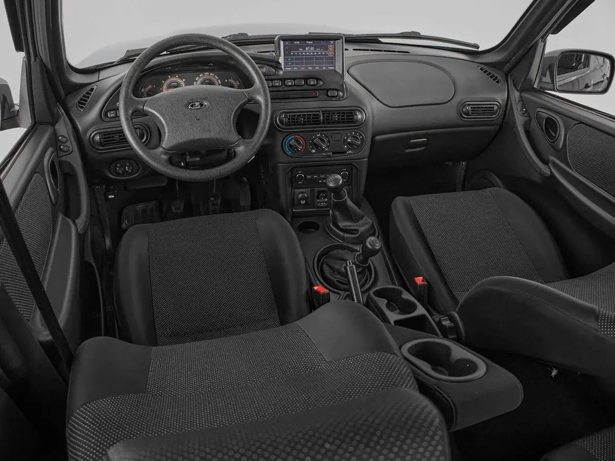 Lada Niva Travel