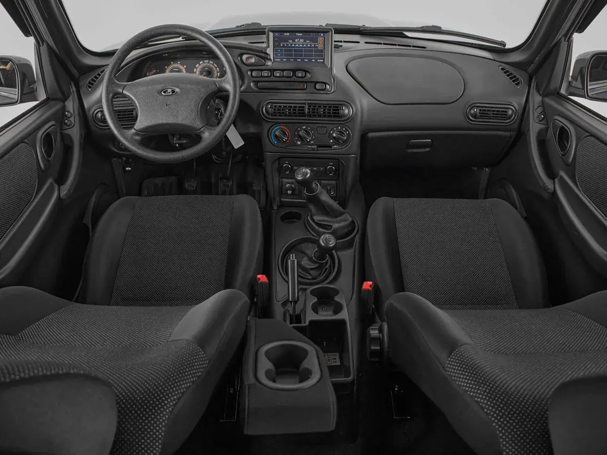 Lada Niva Travel