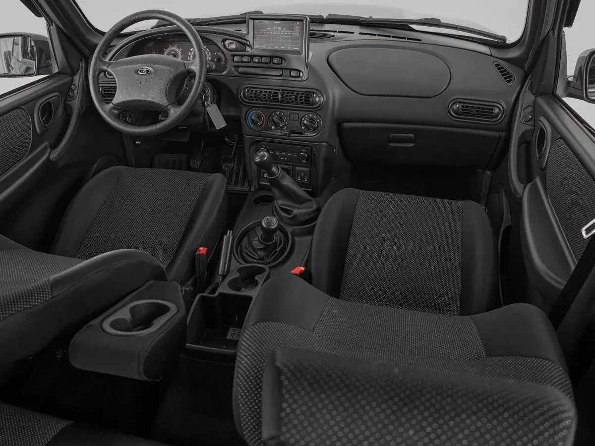 Lada Niva Travel