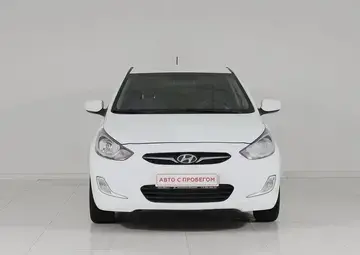 Hyundai Solaris Вид 2