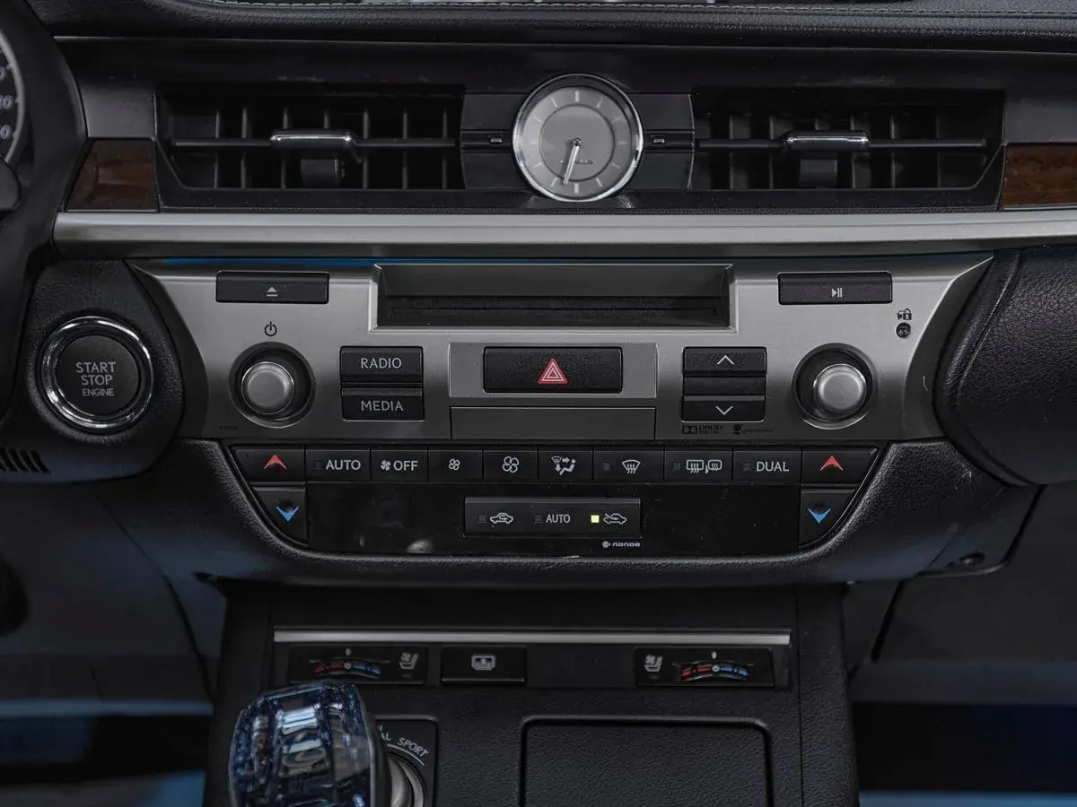 Lexus ES