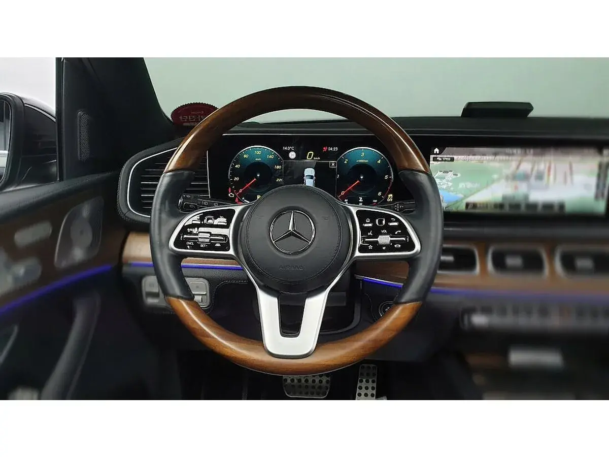 Mercedes benz GLS