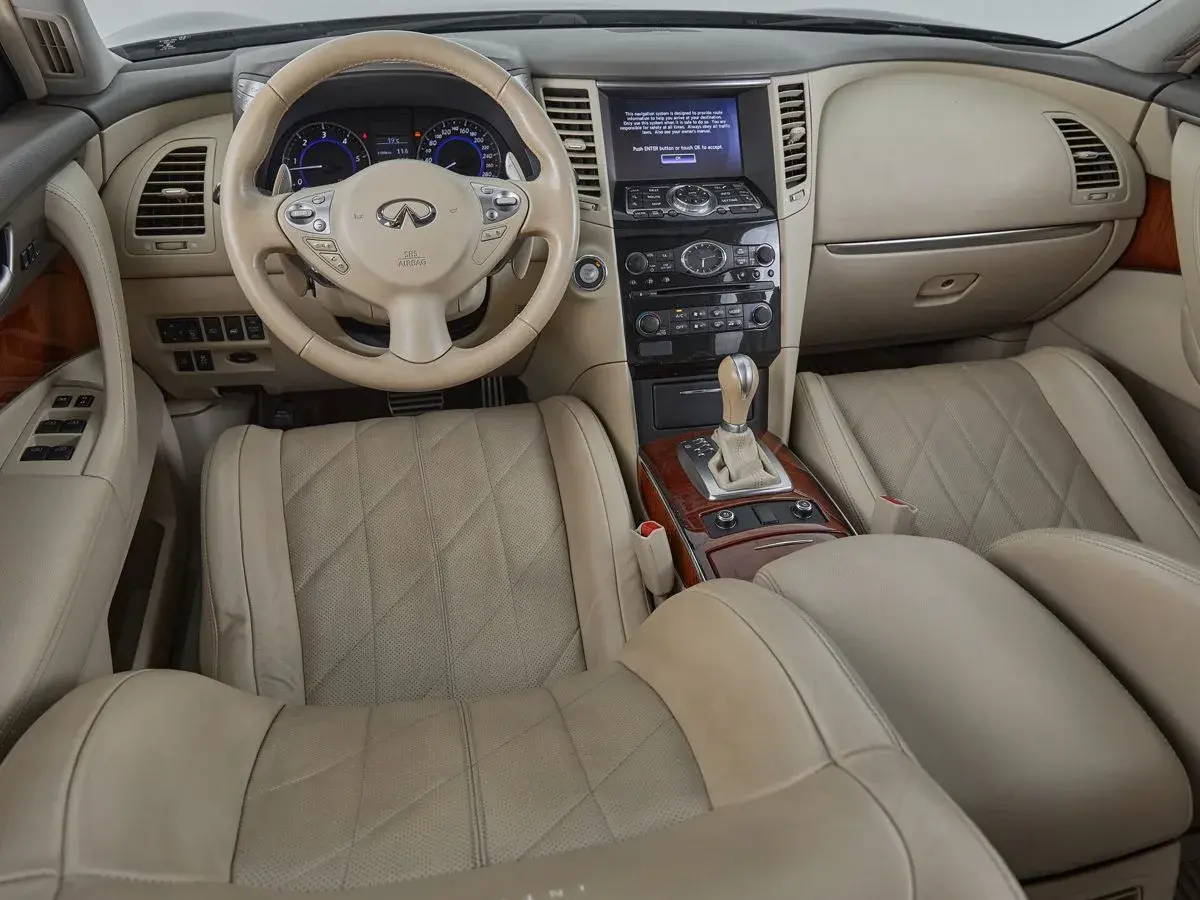 Infiniti QX70