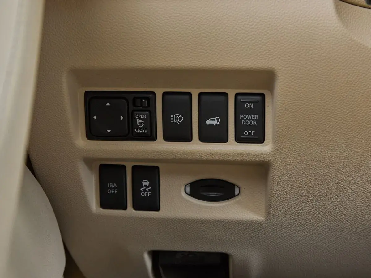 Infiniti QX70