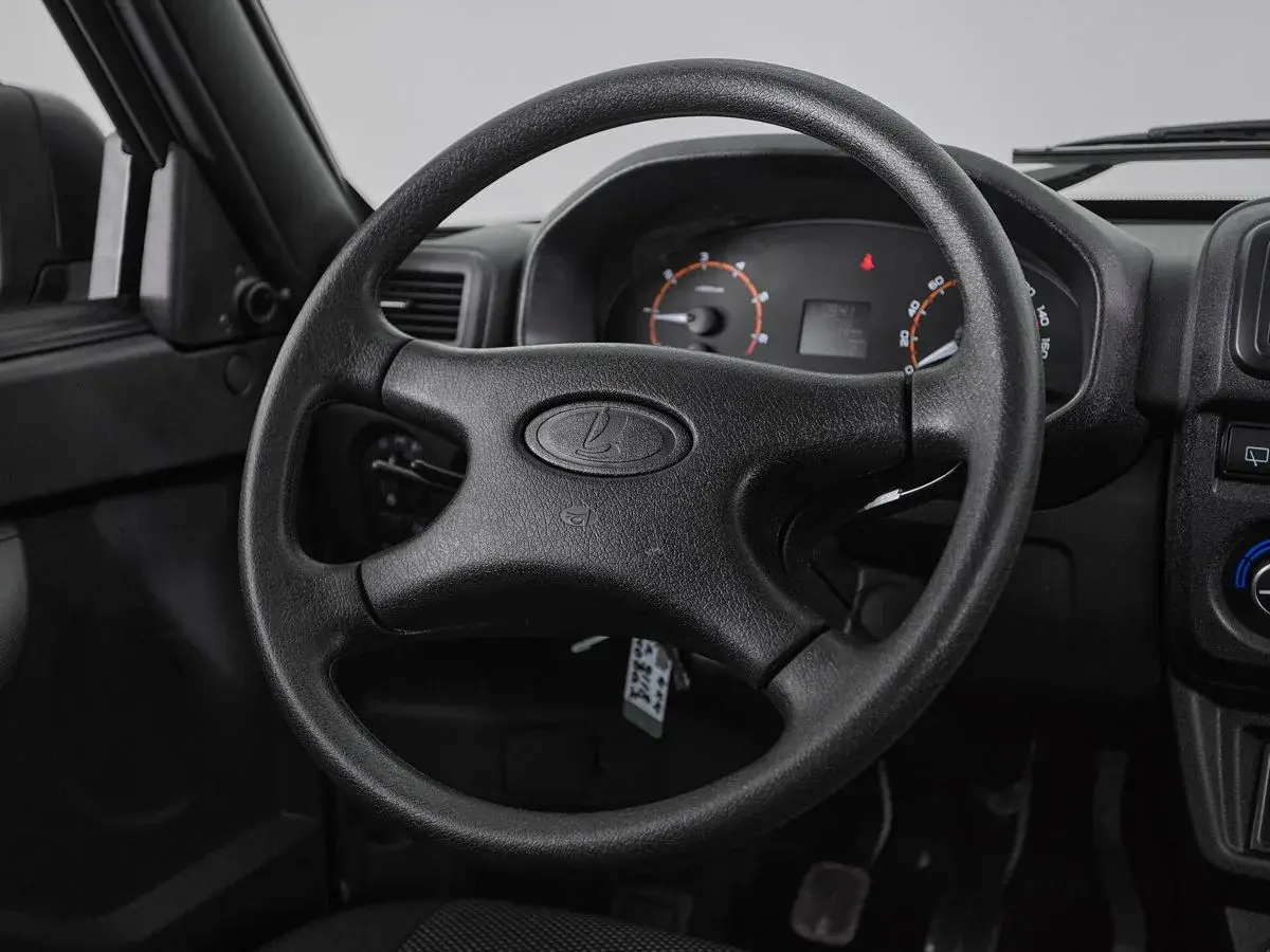 Lada Niva Travel