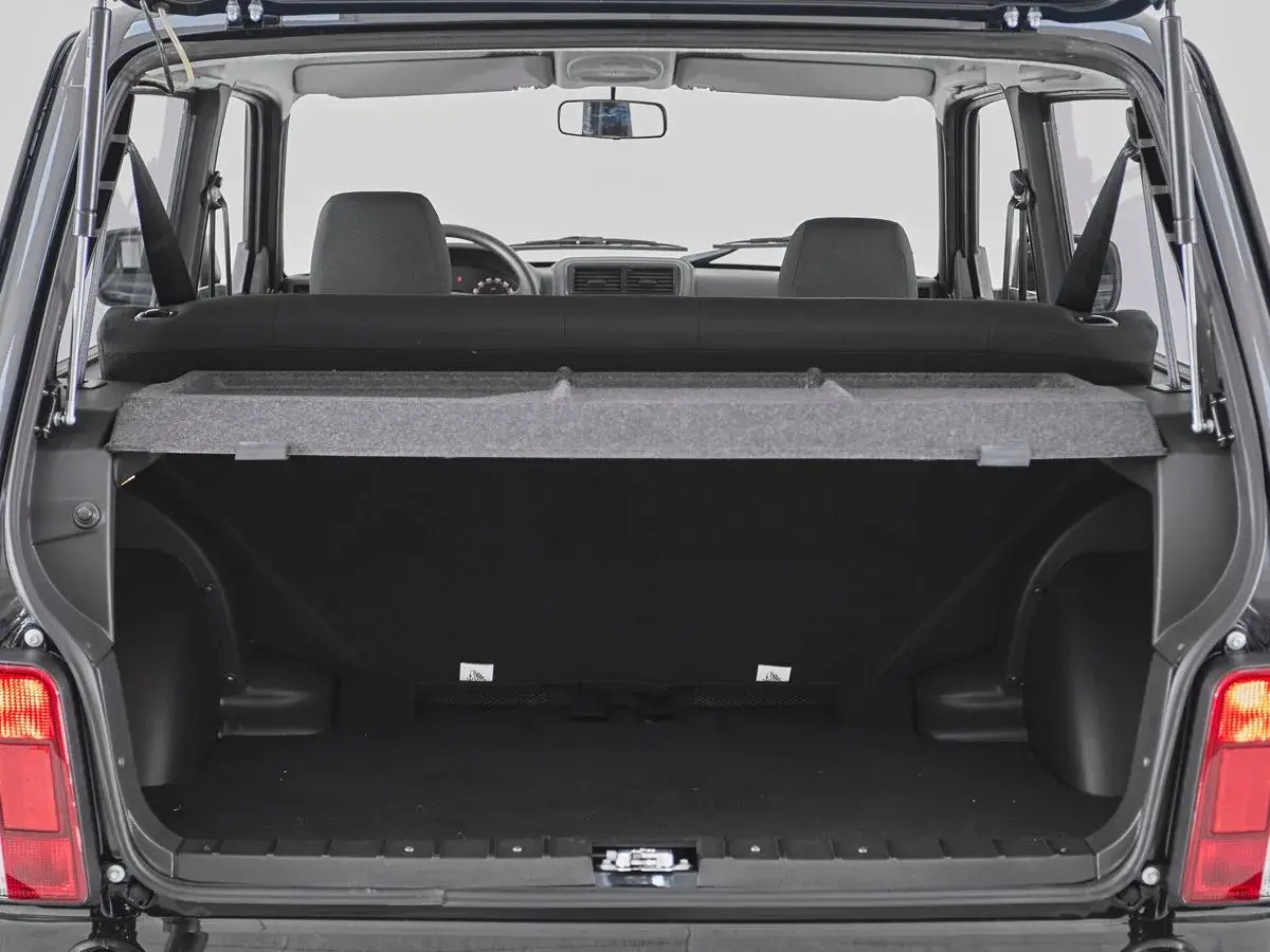 Lada Niva Travel
