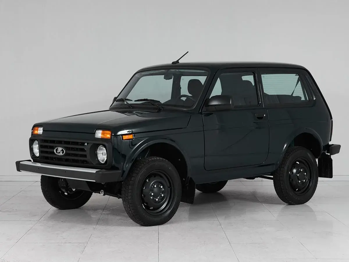 Lada Niva Travel
