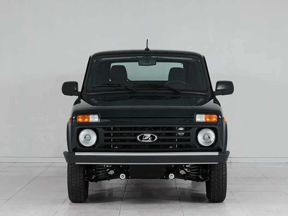 Lada Niva Travel