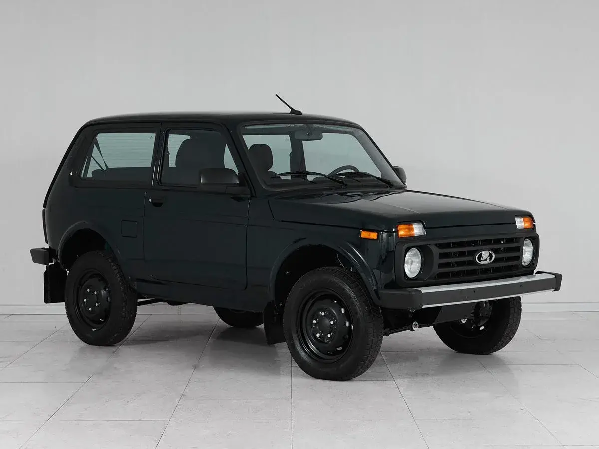 Lada Niva Travel