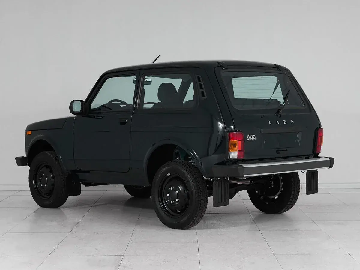 Lada Niva Travel