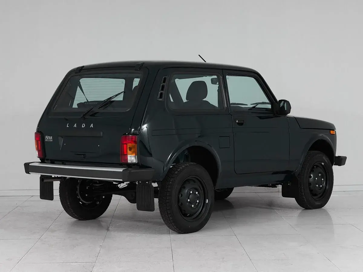 Lada Niva Travel