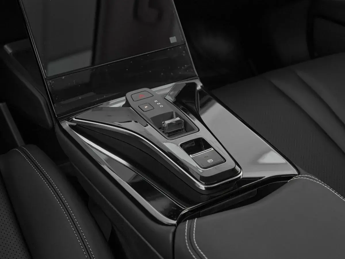 Dongfeng Mage