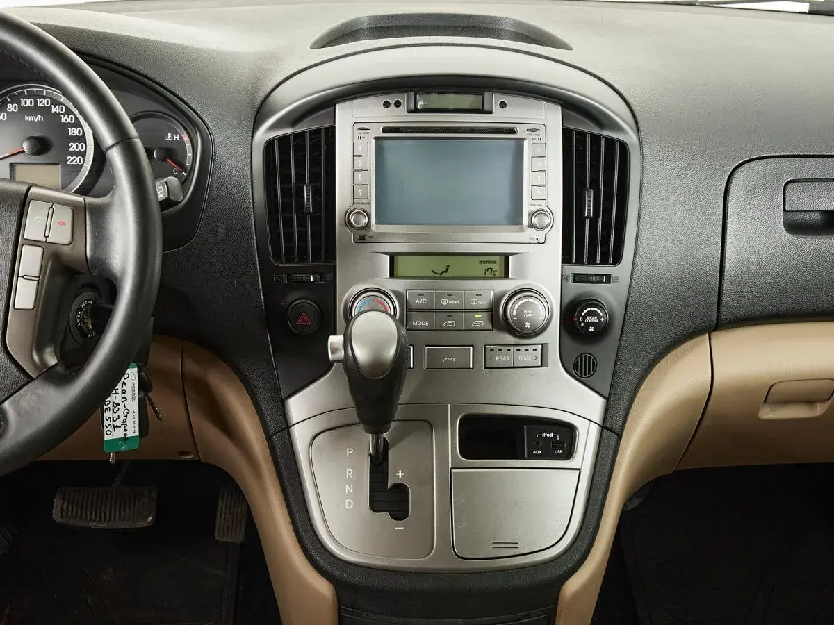 Hyundai Grand Starex