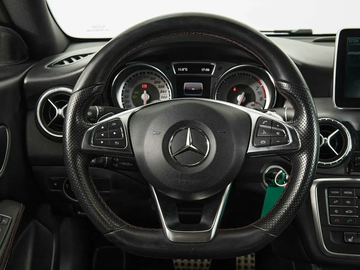 Mercedes benz CLA
