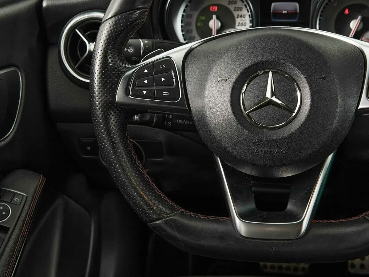 Mercedes benz CLA