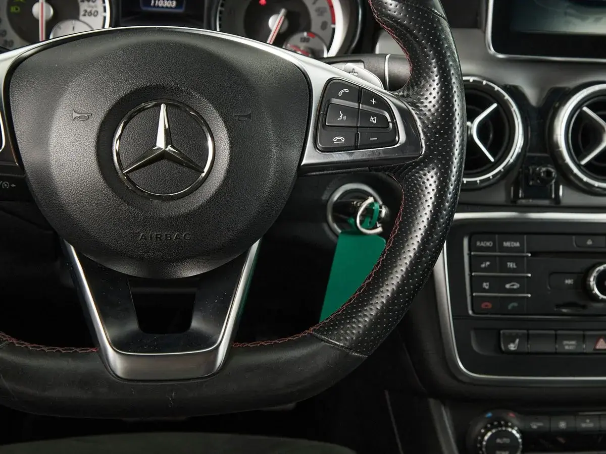 Mercedes benz CLA