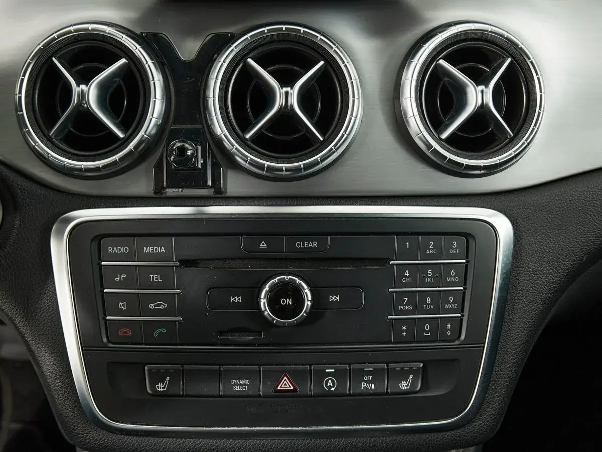 Mercedes benz CLA