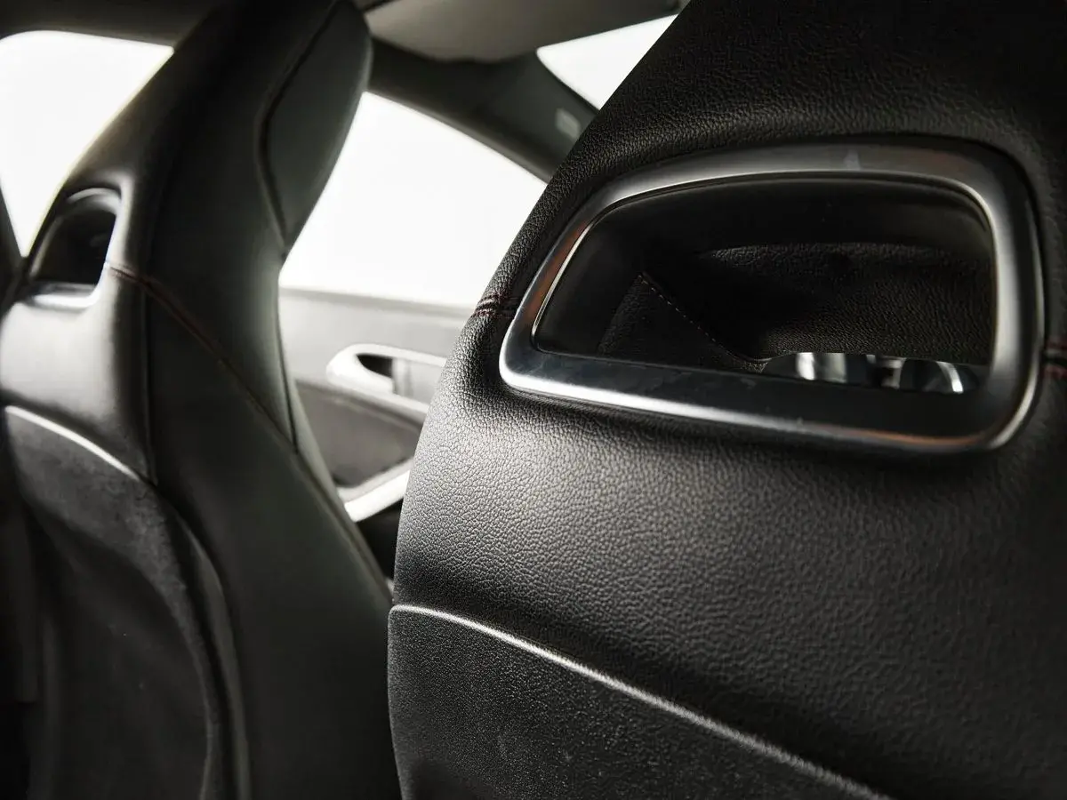 Mercedes benz CLA