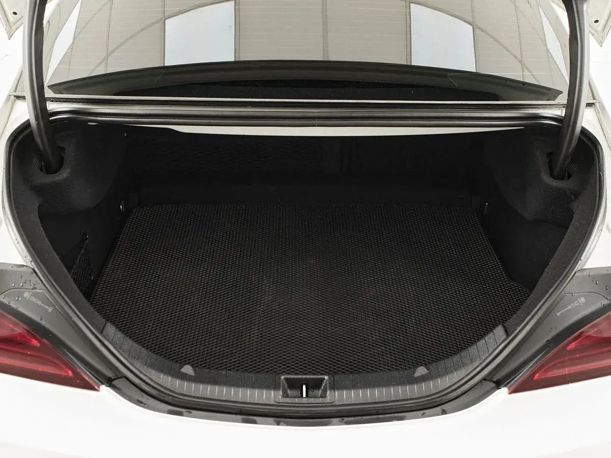 Mercedes benz CLA