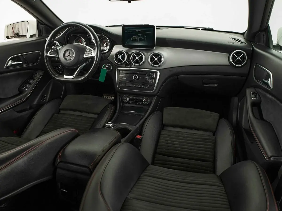 Mercedes benz CLA