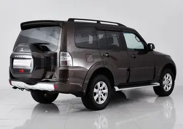 Mitsubishi Pajero Вид 4