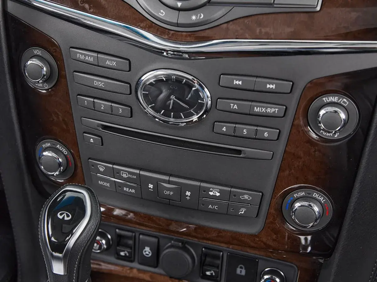 Infiniti QX56