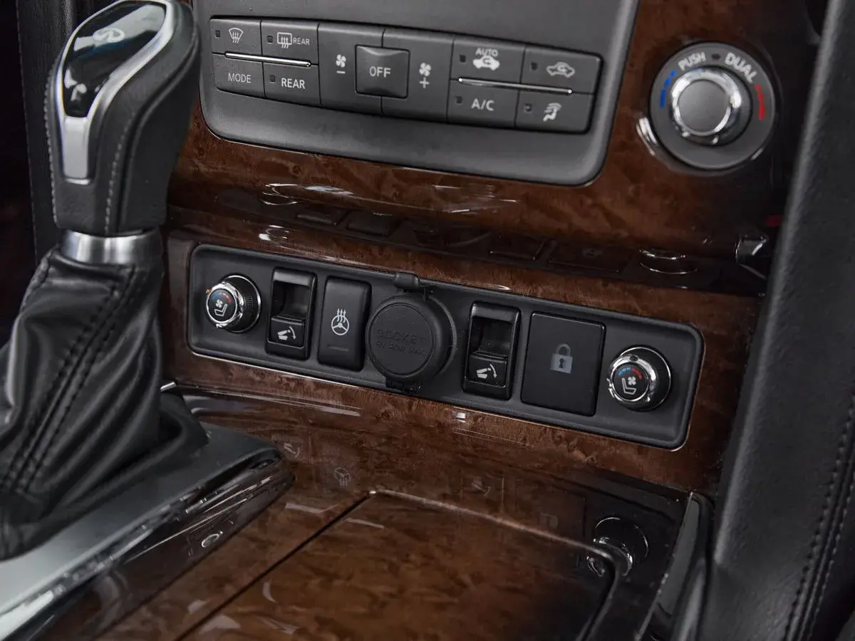 Infiniti QX56