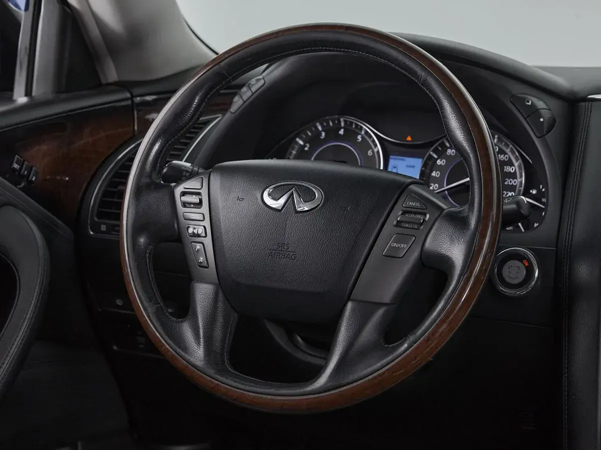 Infiniti QX56