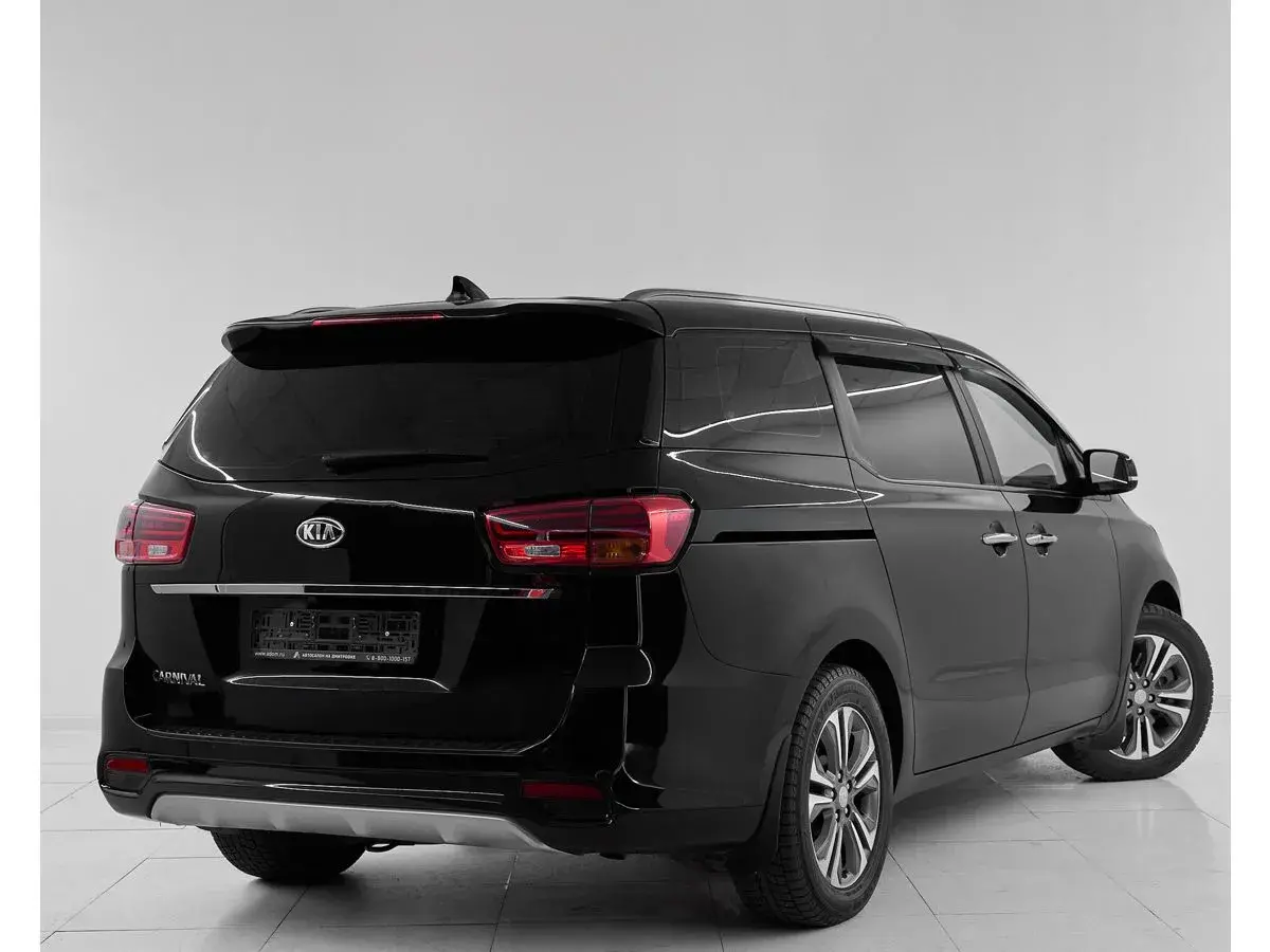 Kia Carnival
