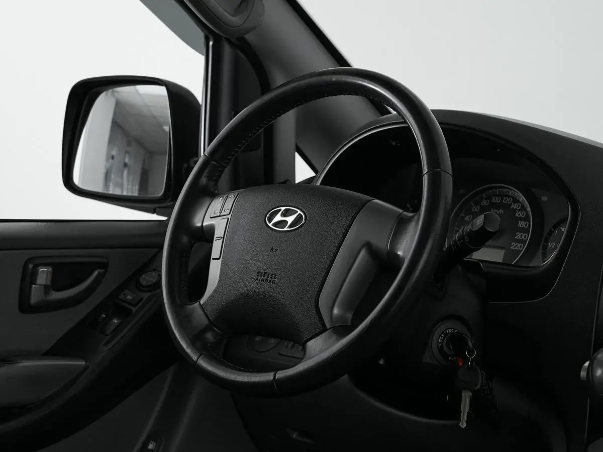 Hyundai H-1