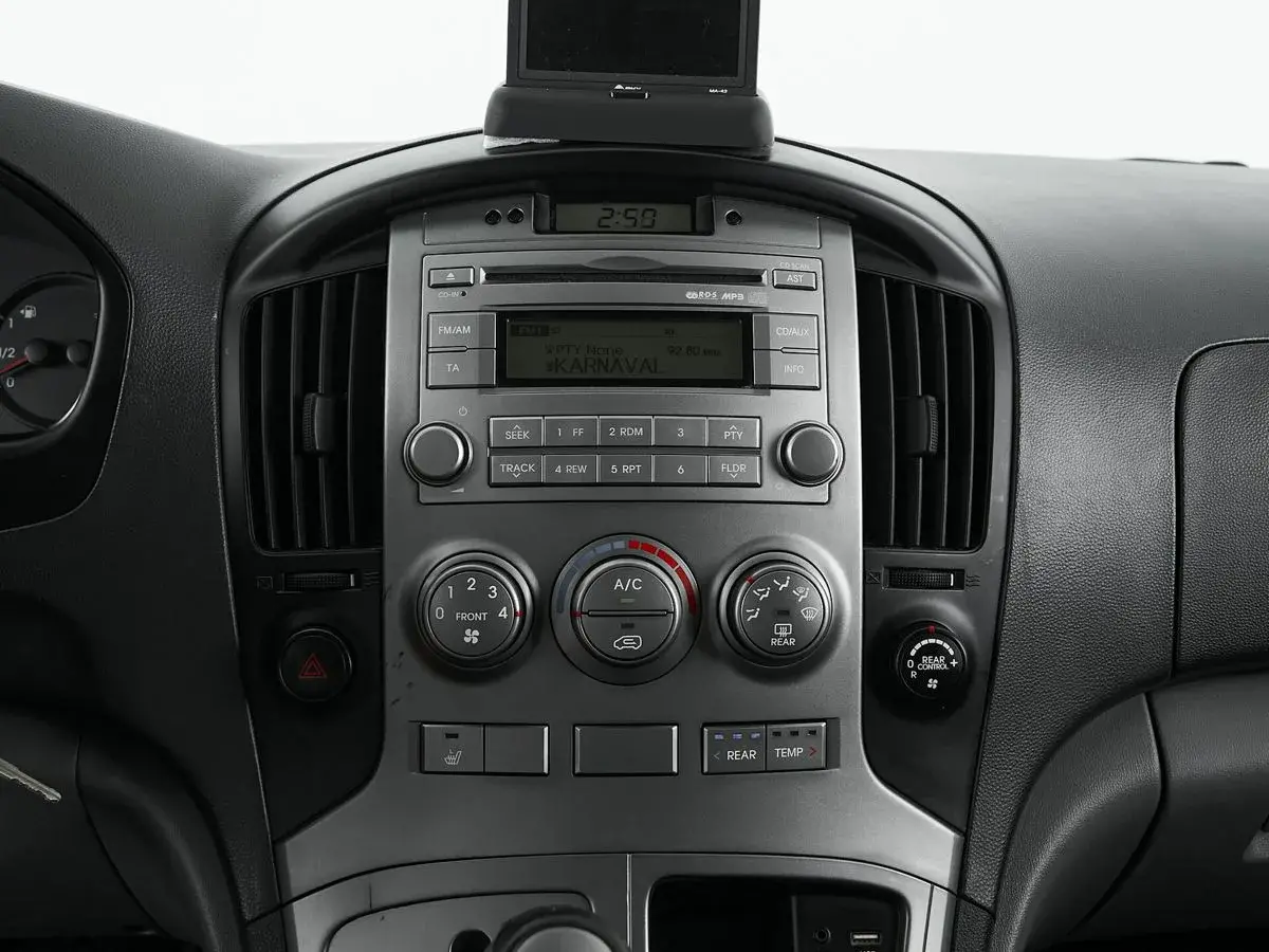 Hyundai H-1