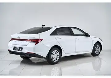 Hyundai Elantra Вид 4