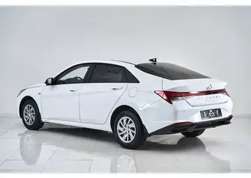 Hyundai Elantra Вид 5