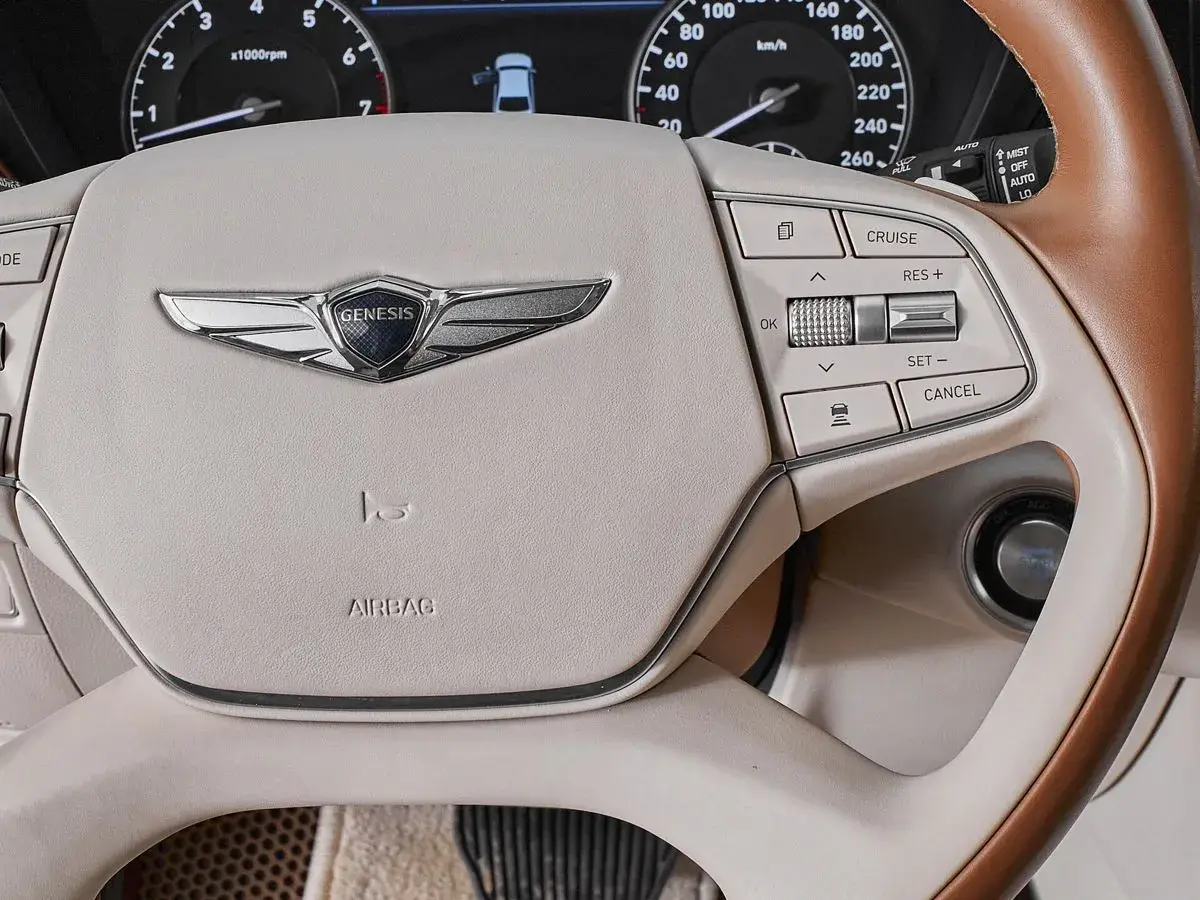 Genesis G90