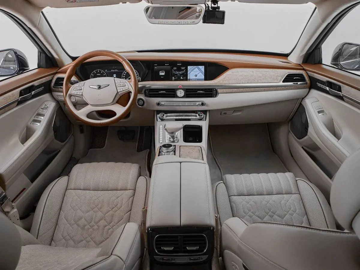 Genesis G90